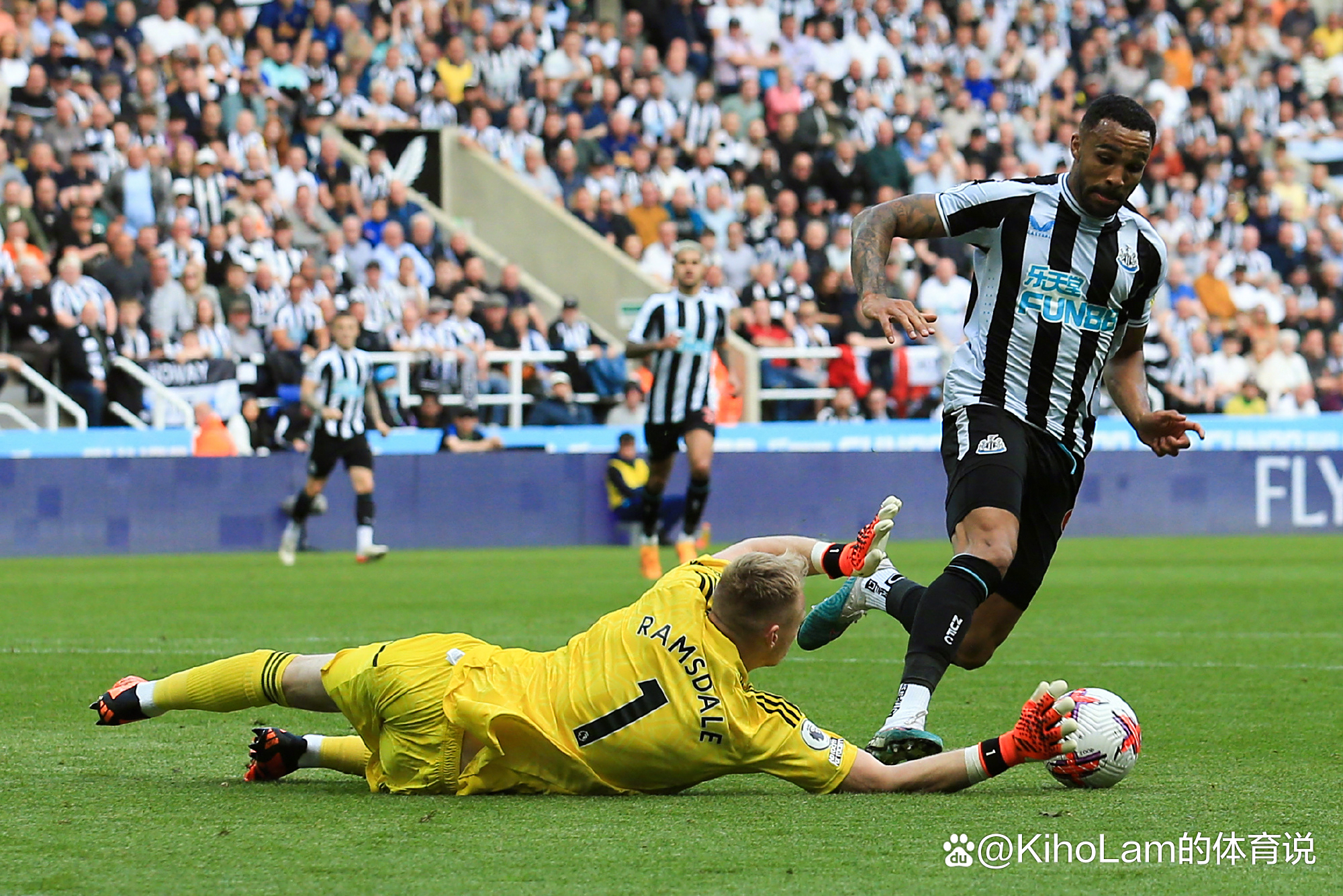 爱游戏官网-瓦伦西亚客场不敌马略卡，遭遇联赛两连败