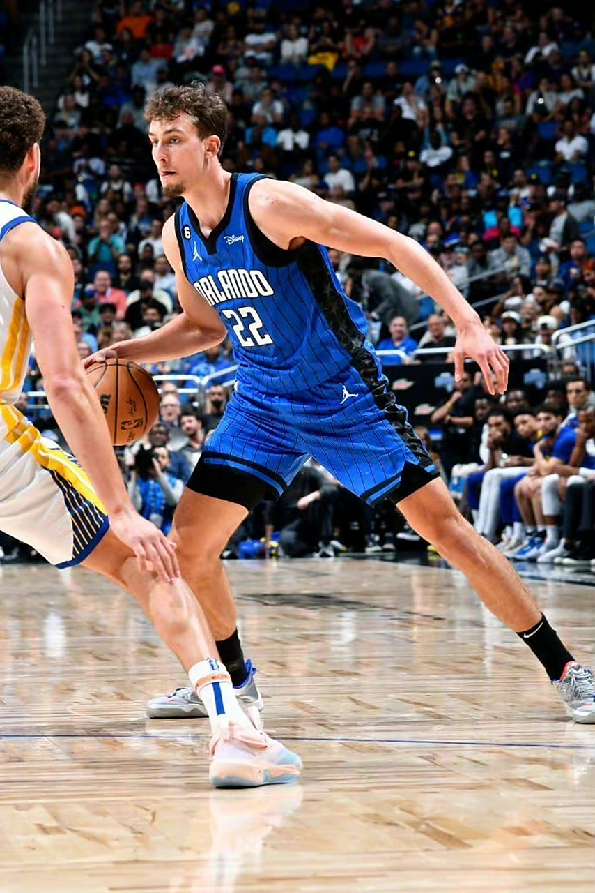 里尔主场惨败,遗憾错失三分的简单介绍