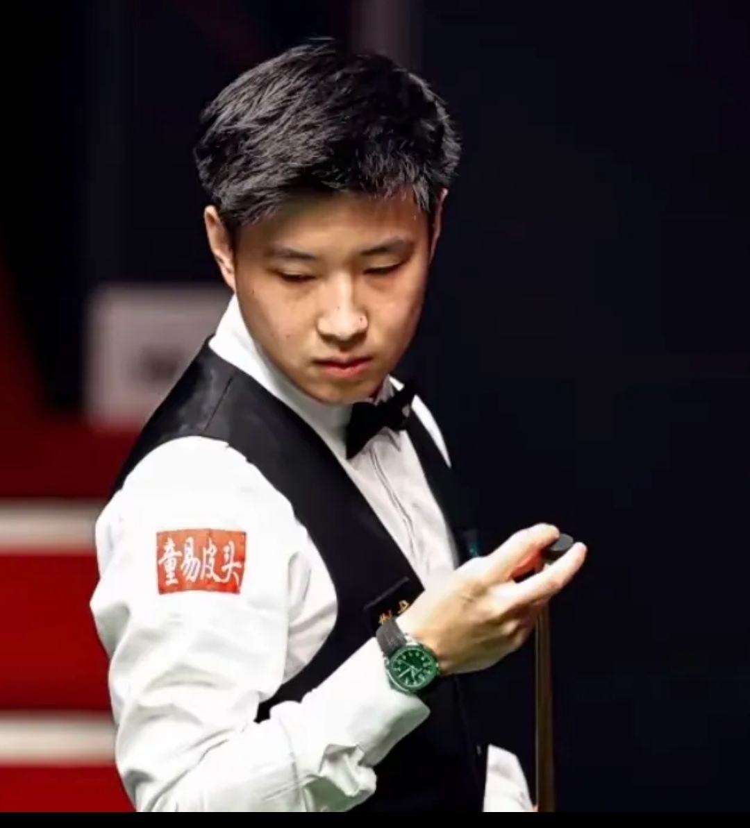 爱游戏入口-球技精湛的年轻球员引人瞩目