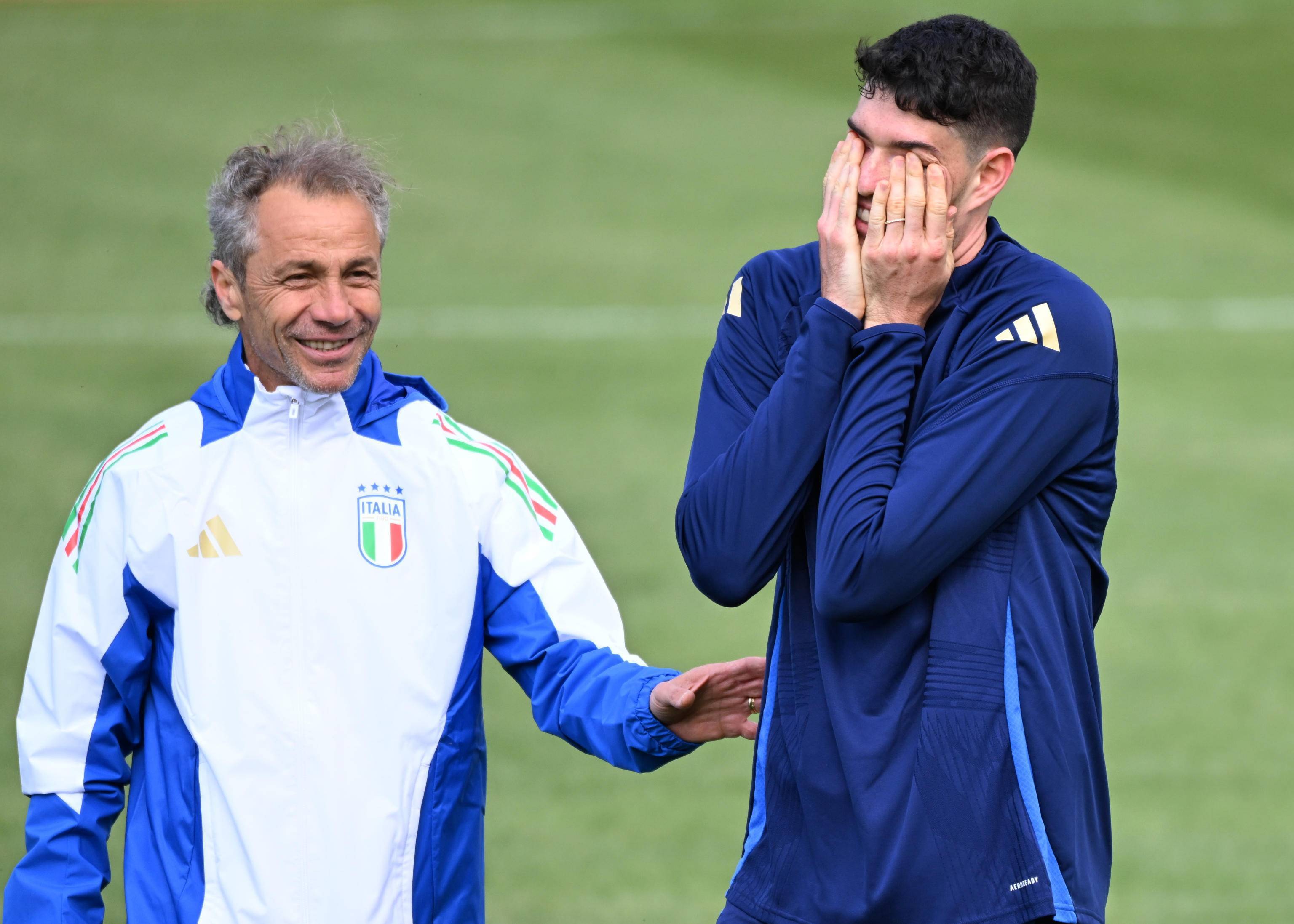 爱游戏网址-意大利足球盛宴中球员们的精彩表现